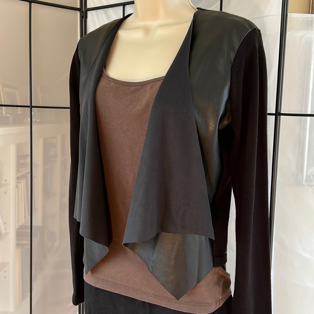 🌺Host Pick🌺Calvin Klein Sweater w/ Faux leather